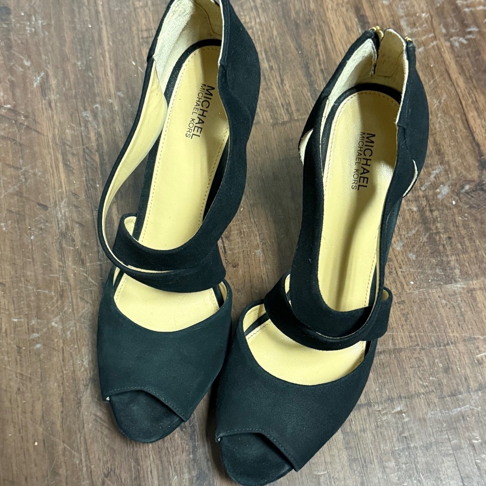 Micheal Kors Black Suede Peep Toe Gold Zipper Back High Heels